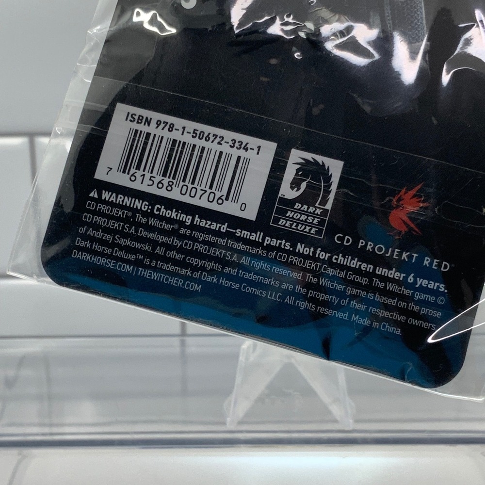 Dark Horse Deluxe The Witcher 3 School of the Wolf‎ Metal Keychain - Picture 4 of 5